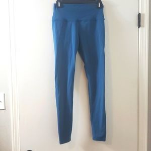 ALO Yoga Dash Legging- Medium